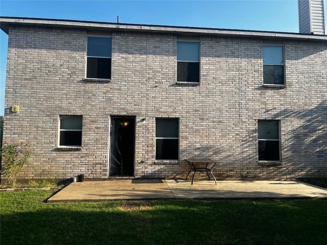 933 Medina Drive, Arlington, TX 76017