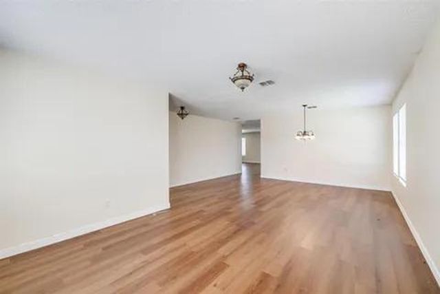 933 Medina Drive, Arlington, TX 76017