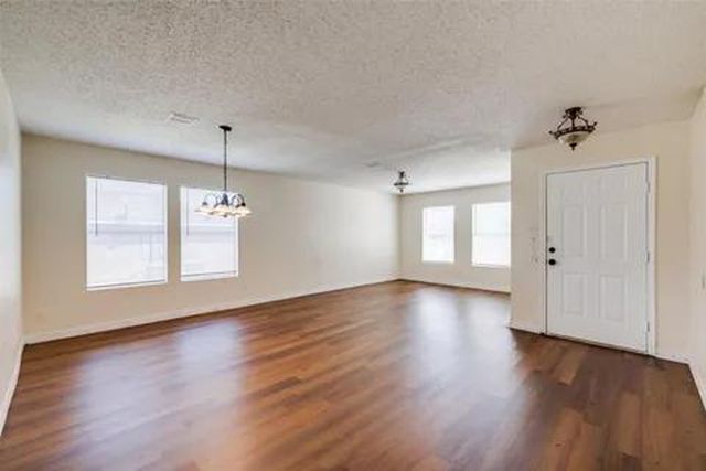 933 Medina Drive, Arlington, TX 76017
