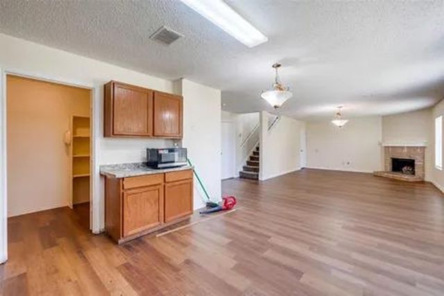 933 Medina Drive, Arlington, TX 76017