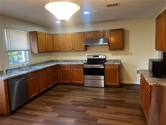 933 Medina Drive, Arlington, TX 76017