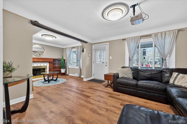 21516 McClung Avenue, Southfield, MI 48075