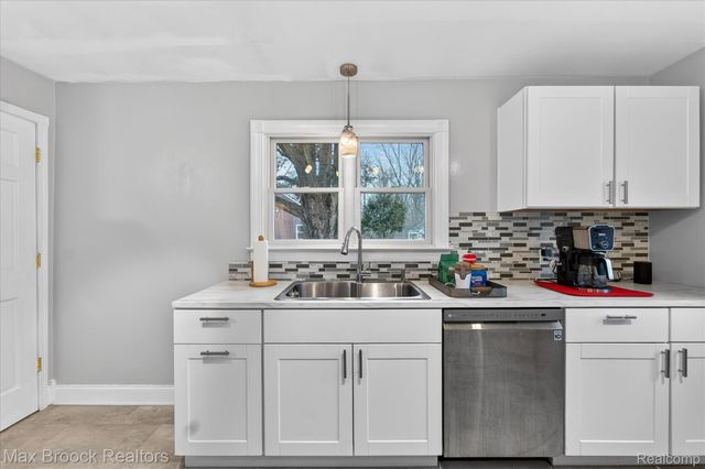 21516 McClung Avenue, Southfield, MI 48075