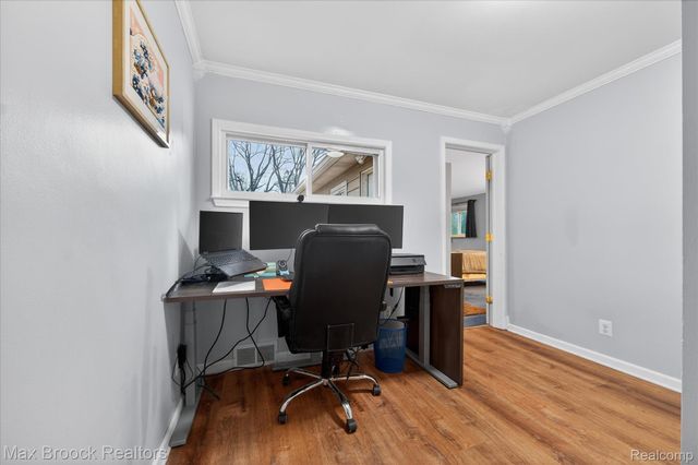 21516 McClung Avenue, Southfield, MI 48075