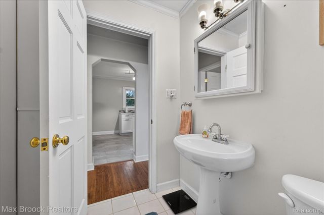 21516 McClung Avenue, Southfield, MI 48075