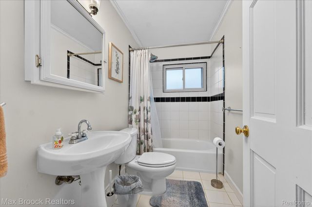 21516 McClung Avenue, Southfield, MI 48075