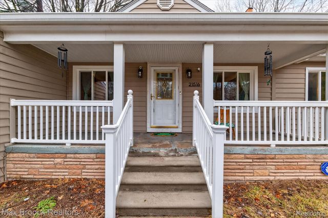21516 McClung Avenue, Southfield, MI 48075