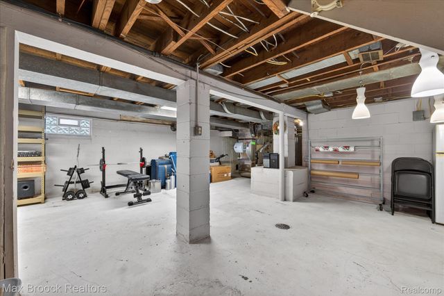 21516 McClung Avenue, Southfield, MI 48075