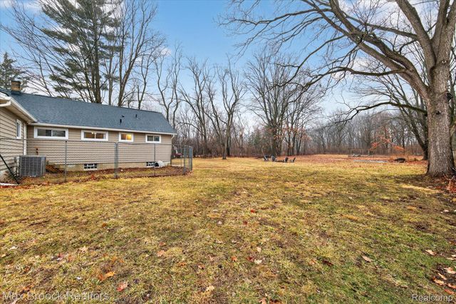 21516 McClung Avenue, Southfield, MI 48075