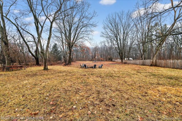 21516 McClung Avenue, Southfield, MI 48075