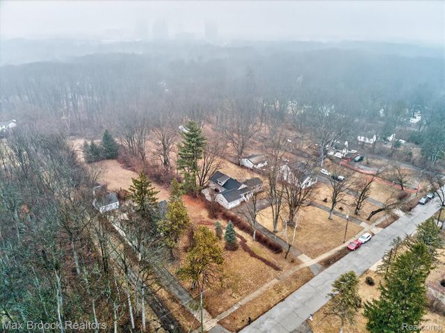 21516 McClung Avenue, Southfield, MI 48075