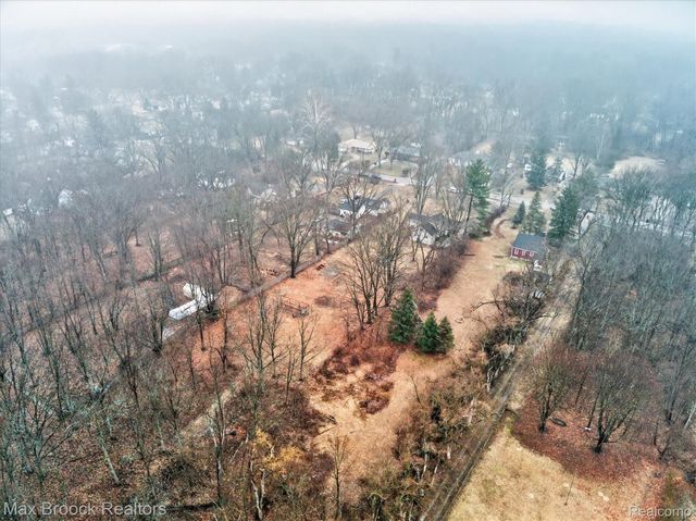 21516 McClung Avenue, Southfield, MI 48075