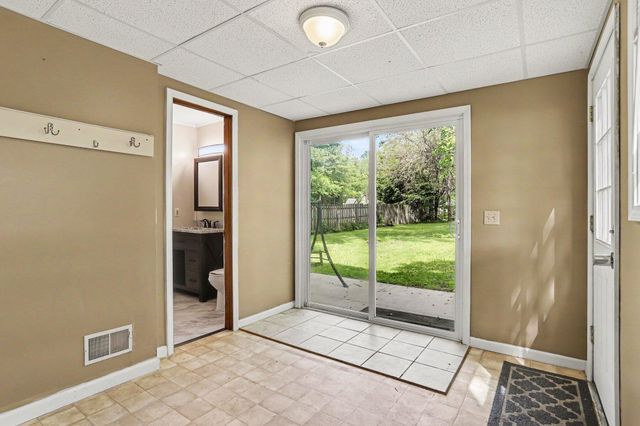 919 Charles Street, Plainwell, MI 49080