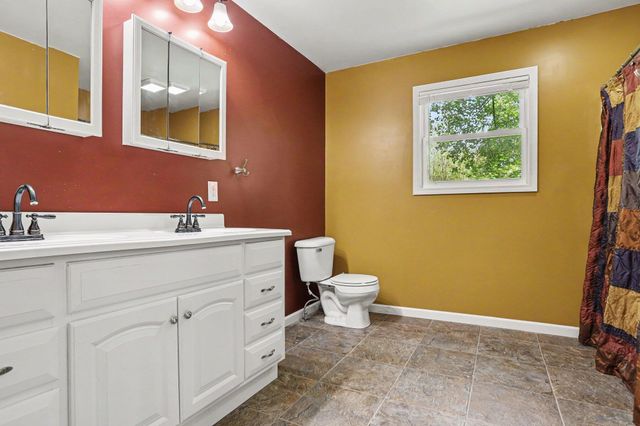 919 Charles Street, Plainwell, MI 49080