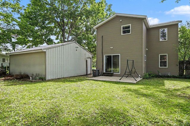 919 Charles Street, Plainwell, MI 49080