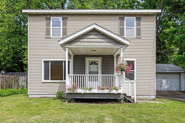 919 Charles Street, Plainwell, MI 49080