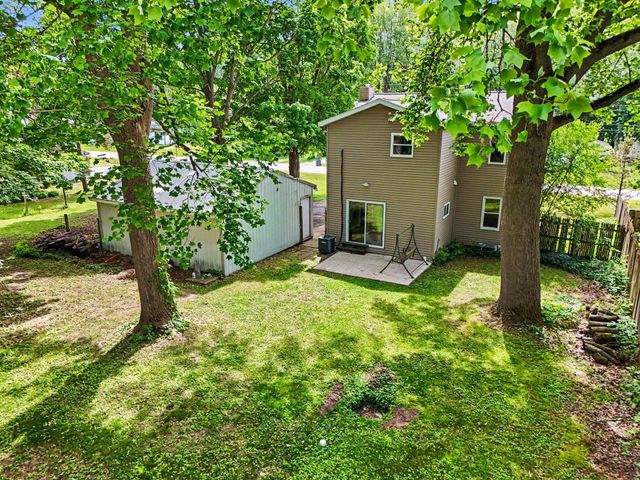 919 Charles Street, Plainwell, MI 49080