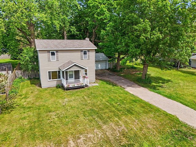 919 Charles Street, Plainwell, MI 49080