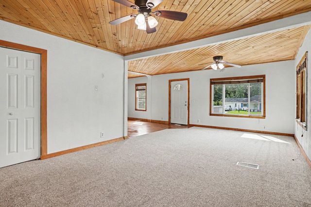 919 Charles Street, Plainwell, MI 49080