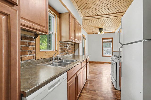 919 Charles Street, Plainwell, MI 49080