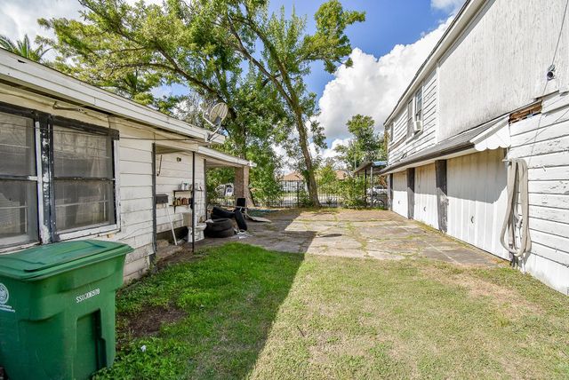 2413 E Crosstimbers Street, Houston, TX 77093