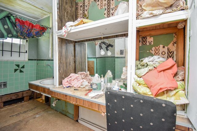 2413 E Crosstimbers Street, Houston, TX 77093