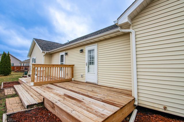 1709 Daisy Street SE, Demotte, IN 46310