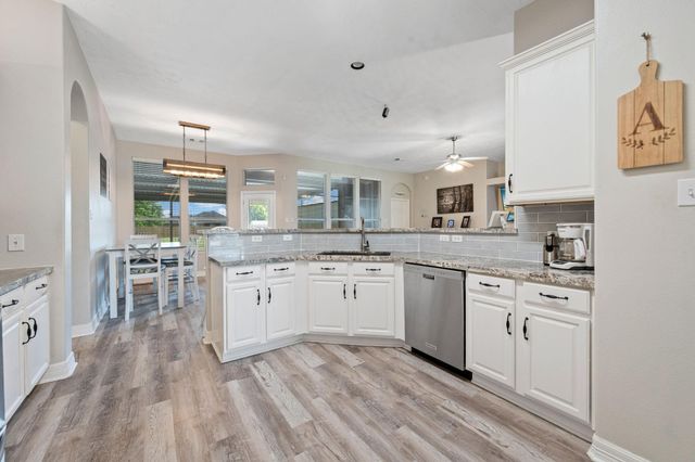2010 Caroline Avenue, Baytown, TX 77523