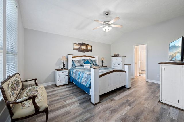 2010 Caroline Avenue, Baytown, TX 77523