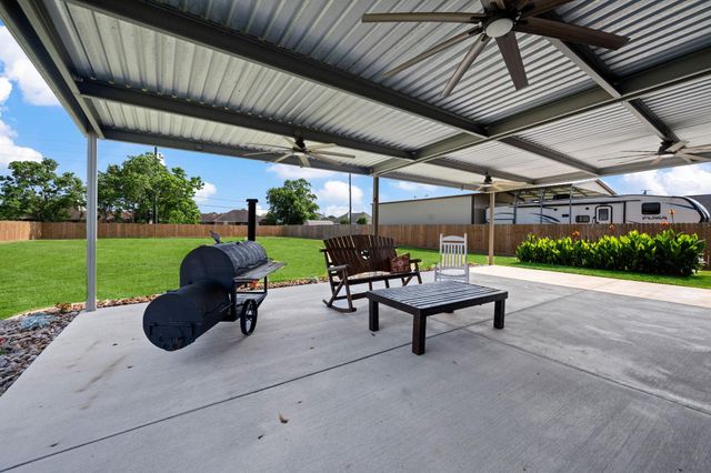 2010 Caroline Avenue, Baytown, TX 77523
