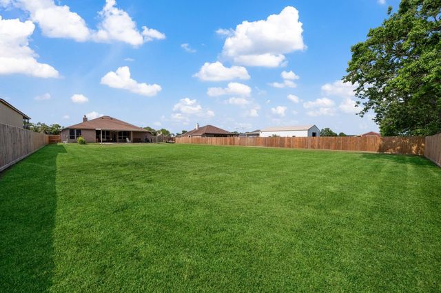 2010 Caroline Avenue, Baytown, TX 77523