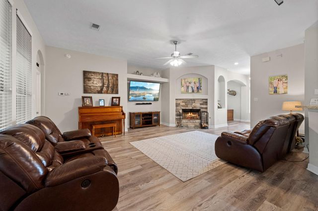 2010 Caroline Avenue, Baytown, TX 77523