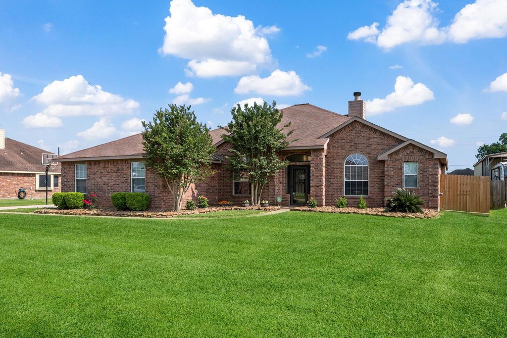 2010 Caroline Avenue, Baytown, TX 77523