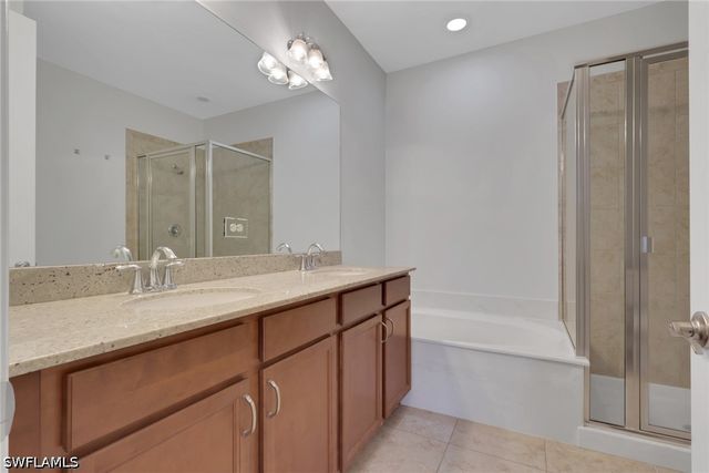 7738 Bristol CIR, Naples, FL 34120