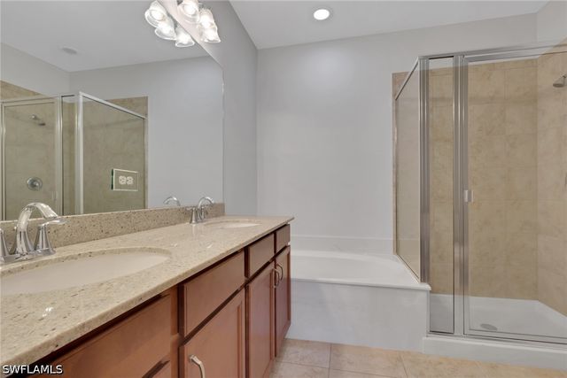 7738 Bristol CIR, Naples, FL 34120