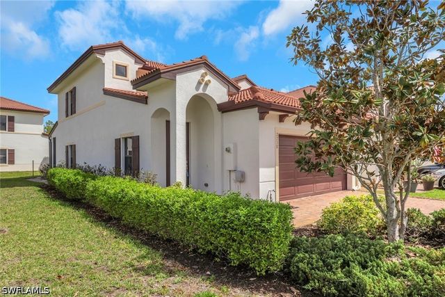 7738 Bristol CIR, Naples, FL 34120