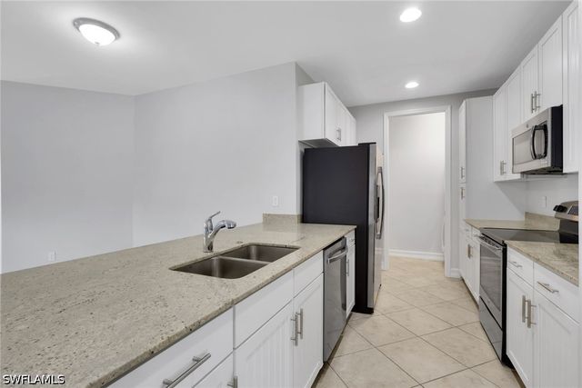7738 Bristol CIR, Naples, FL 34120
