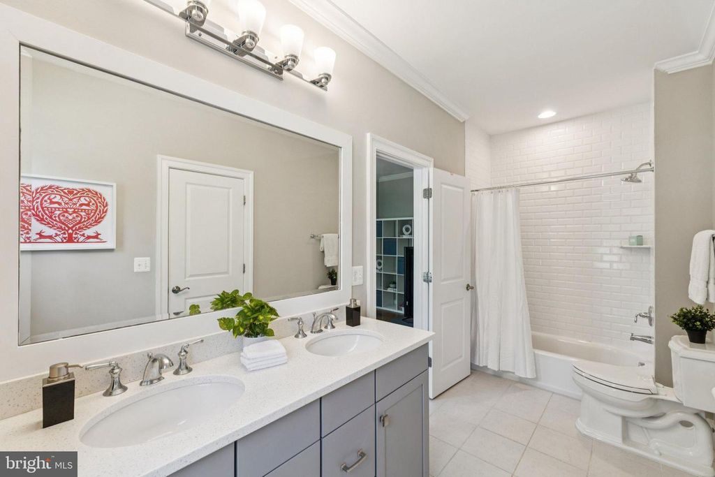 2354 N QUEBEC ST, Arlington, VA 22207
