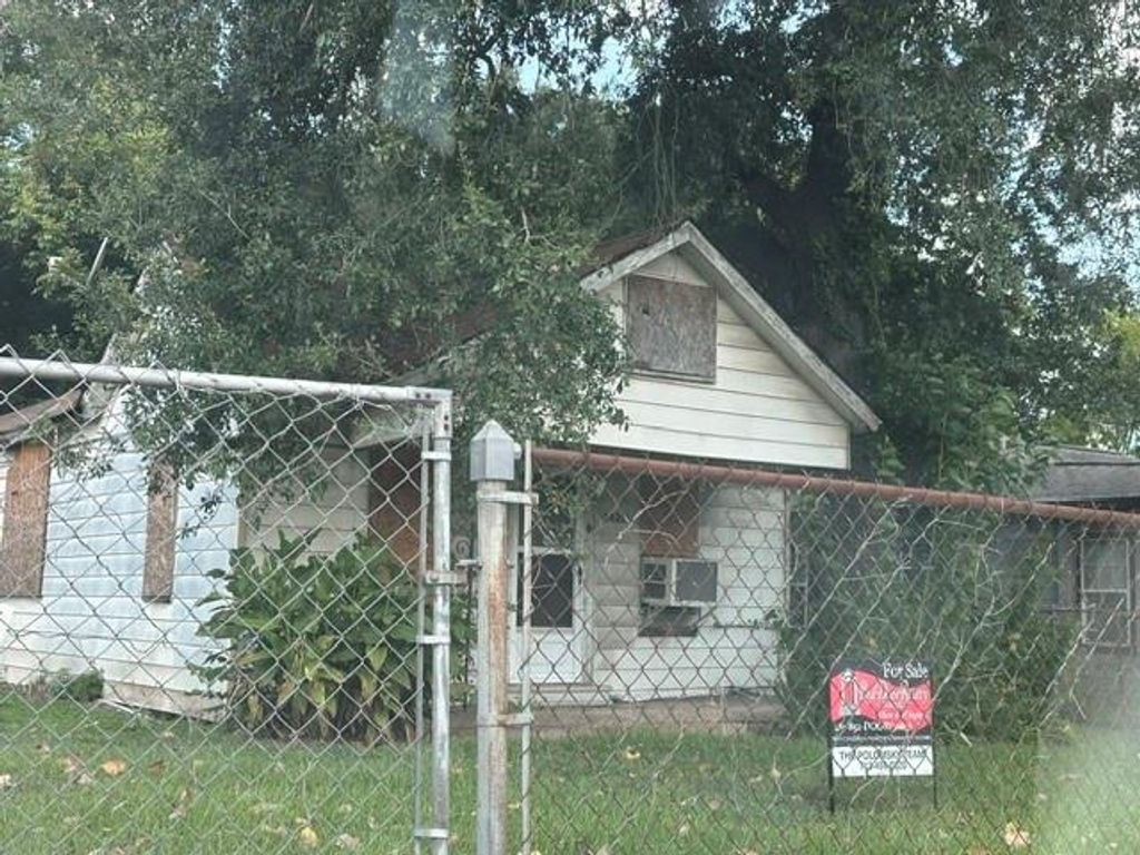 4421 Leffingwell Street, Houston, TX 77026