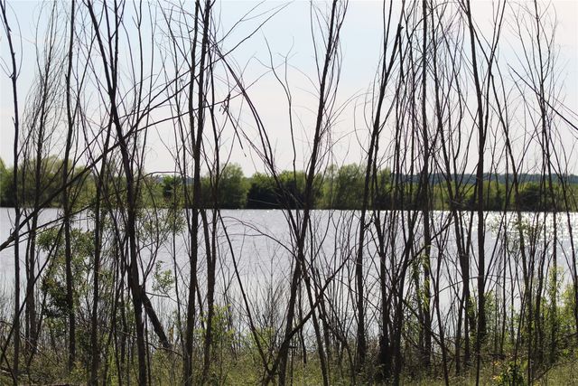 2077 B Shawver Road, Perrin, TX 76486