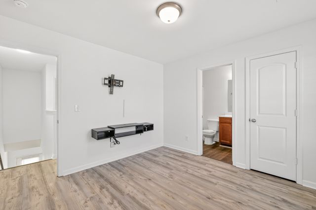 147 Ofner Dr, La Vergne, TN 37086