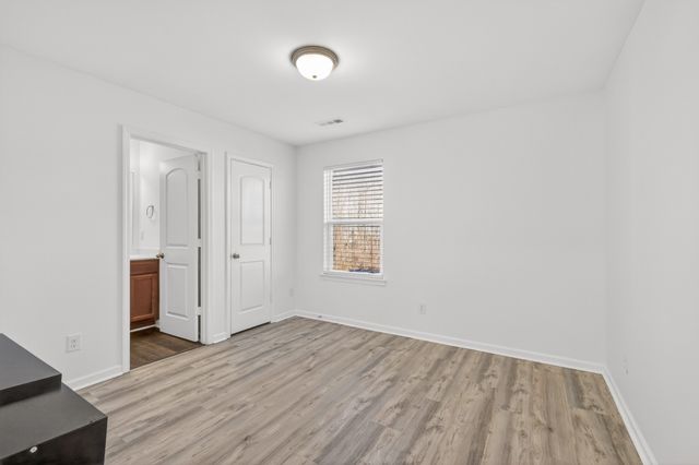 147 Ofner Dr, La Vergne, TN 37086