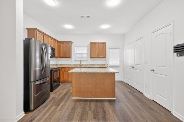 147 Ofner Dr, La Vergne, TN 37086