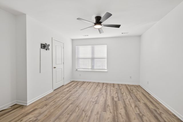 147 Ofner Dr, La Vergne, TN 37086