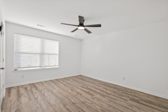 147 Ofner Dr, La Vergne, TN 37086