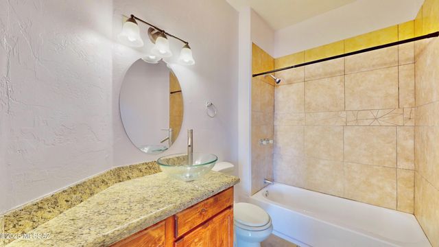 886 Oaxaca Court, Rio Rico, AZ 85648