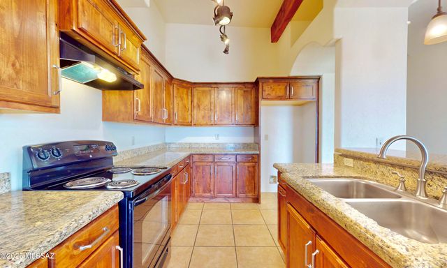 886 Oaxaca Court, Rio Rico, AZ 85648