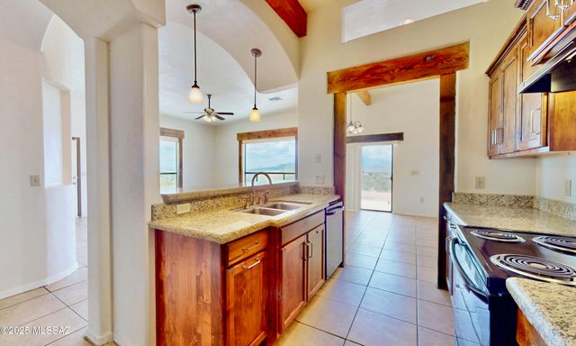 886 Oaxaca Court, Rio Rico, AZ 85648