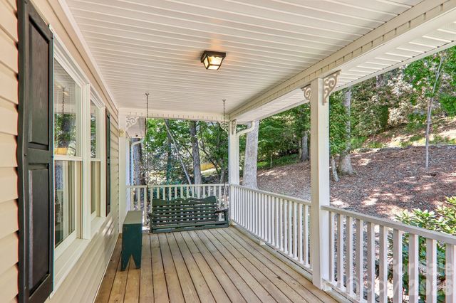 7 Maple Leaf Drive, Hendersonville, NC 28739