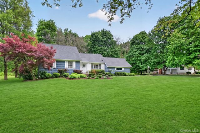 21 Saddle Ridge Drive, Hopewell Junction, NY 12533